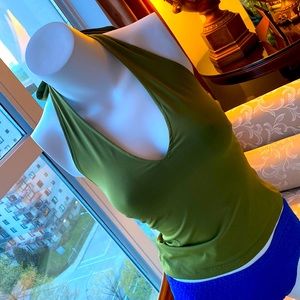 🌸 TALULA BABATON CROP TOP